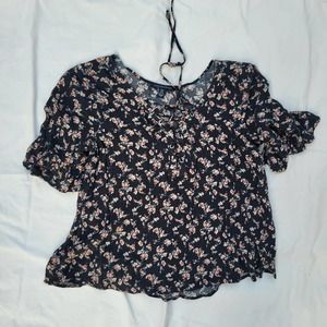 American eagle eyelet lace up top